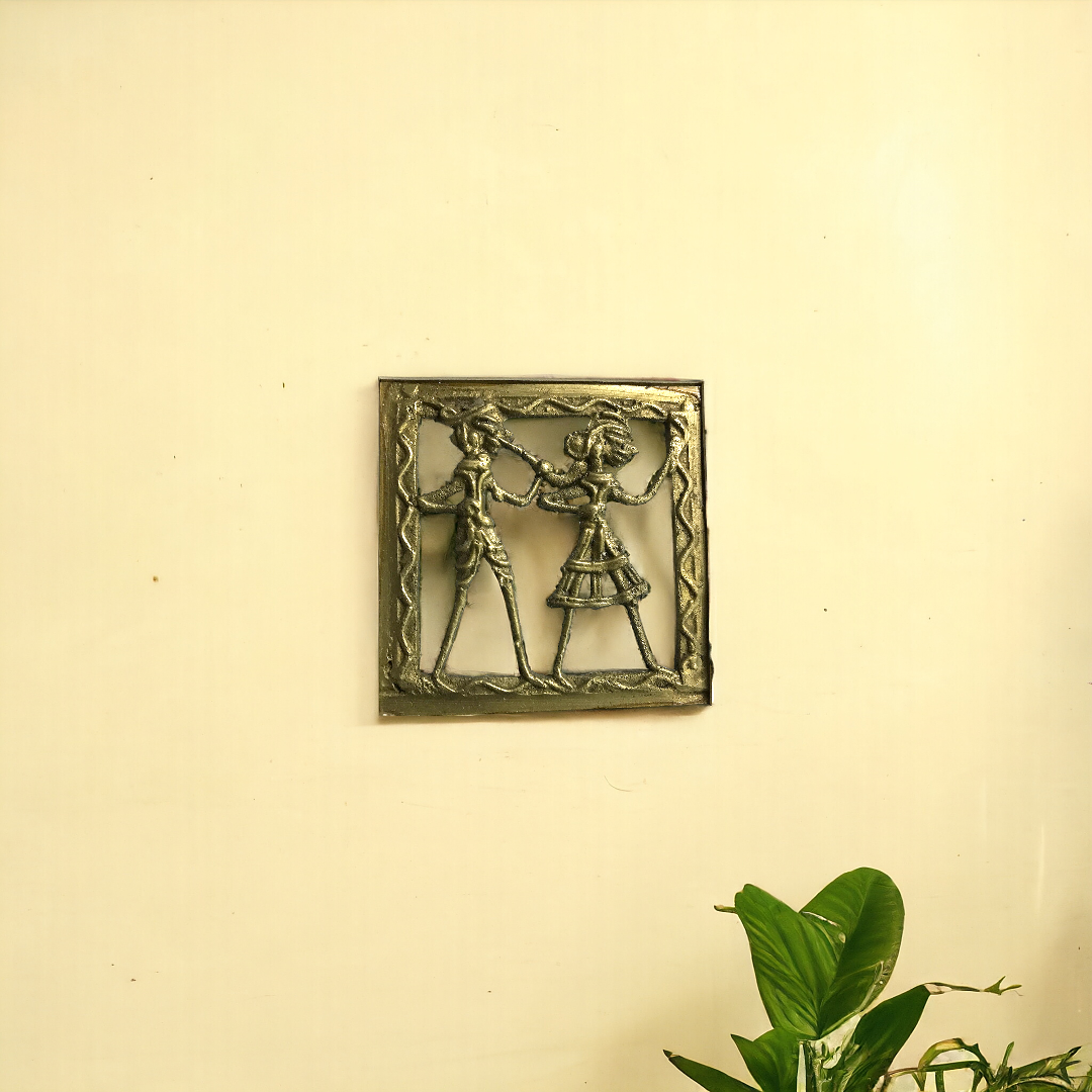 Metallic Golden Frame Human Figurines Dhokra