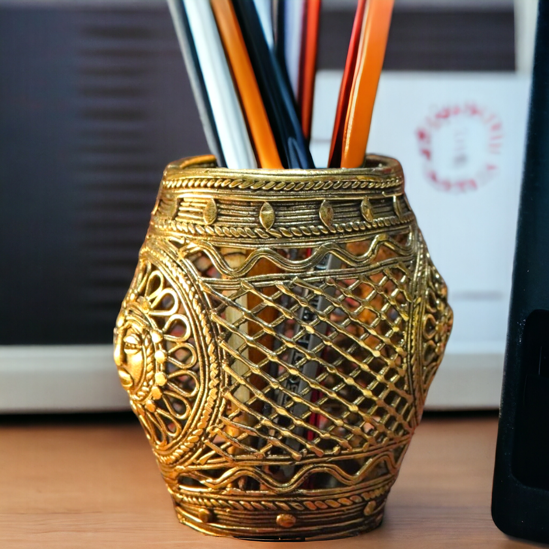 Cylindrical Sun Pen Stand