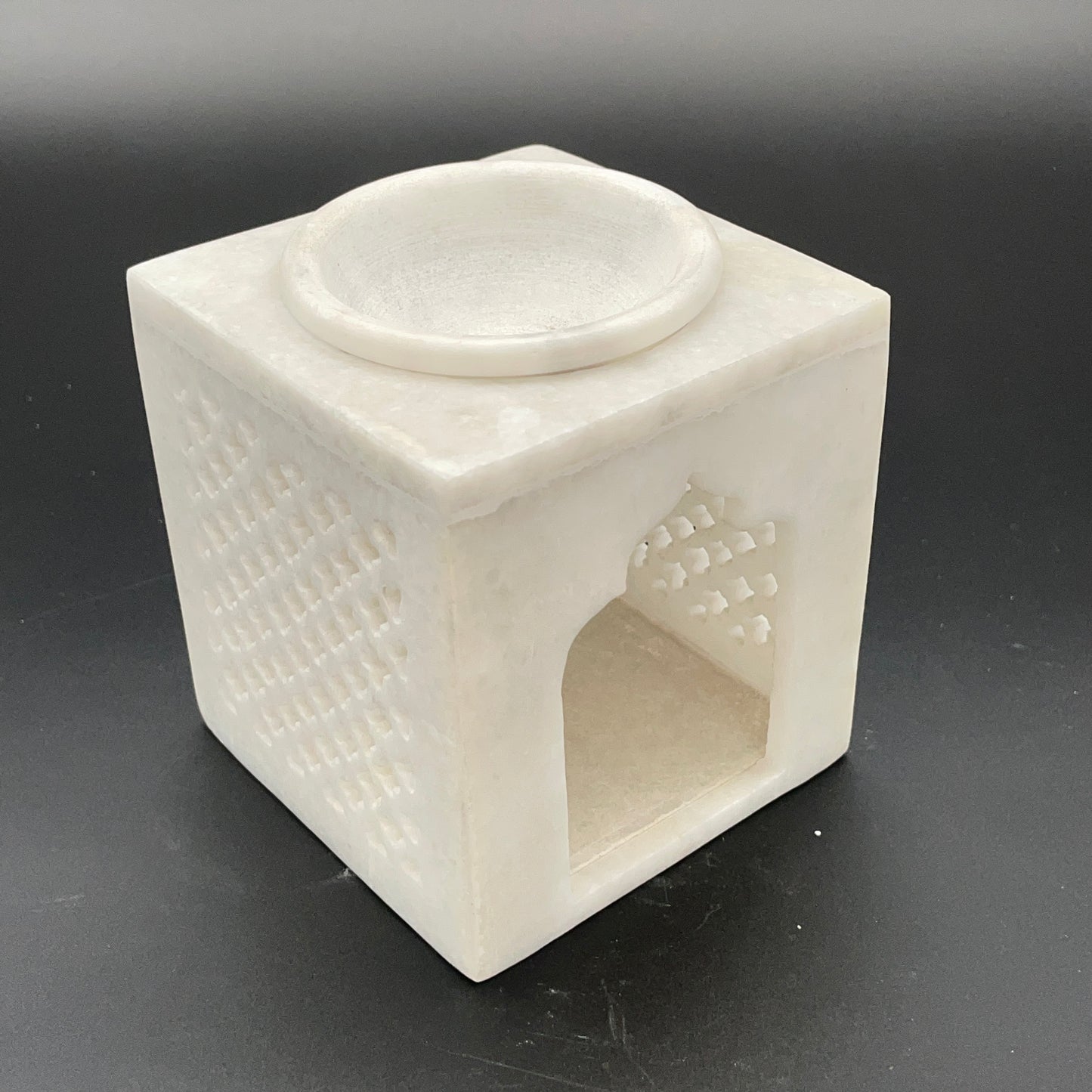 Marble Crafted Essential Oil Burner with Jali Work