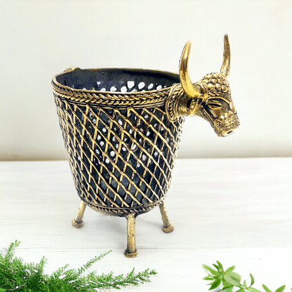 Standing Bull Dhokra Brass Pen Stand